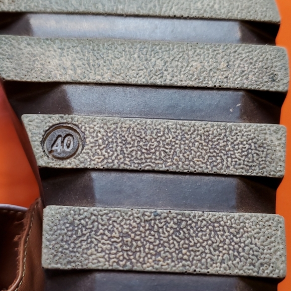 LA Pinta Platform Wedge Sandals - Picture 5 of 5